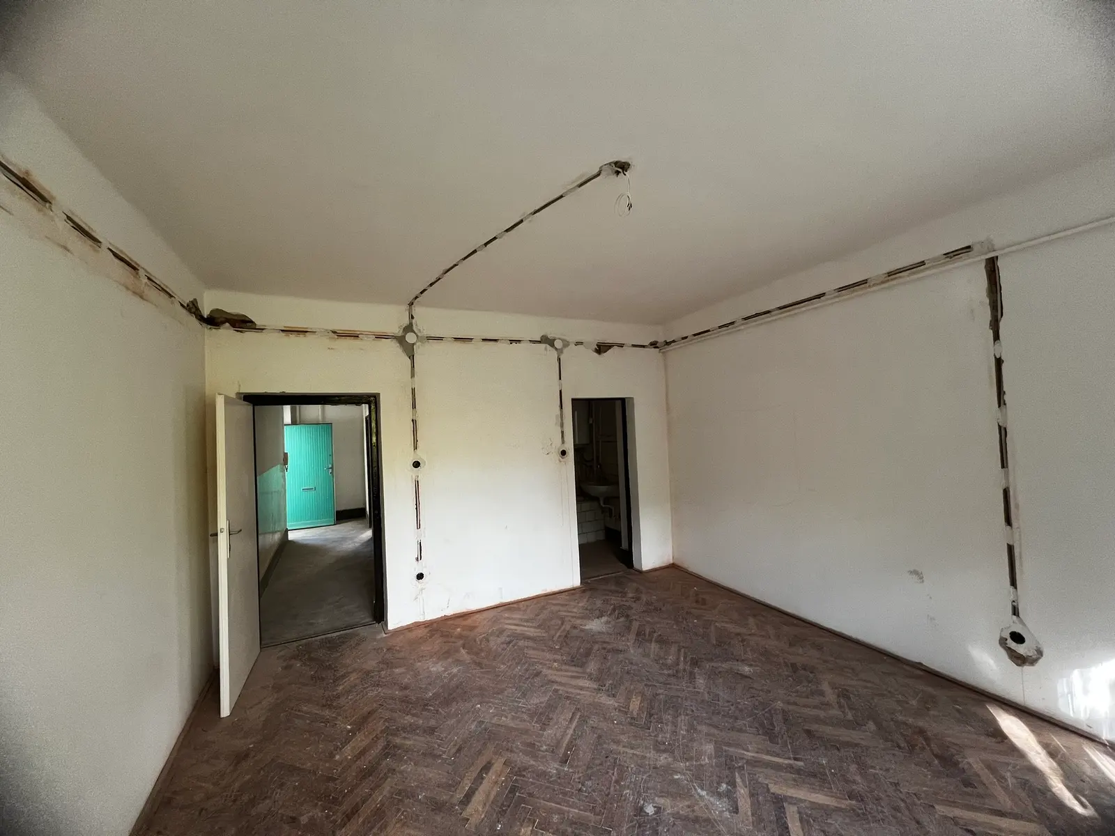 Villanyszerelés folyamatban